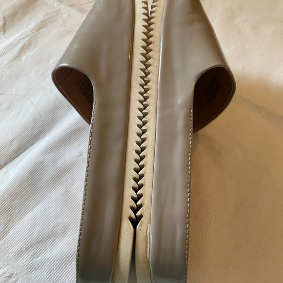 UGG SIZE 7 - Picture 8 of 13